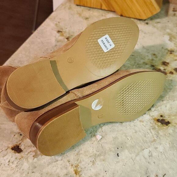 Chocolat blu Suede tan pointed toe booties - Picture 5 of 6